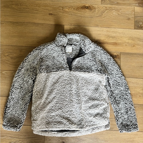 Cozy Black and White Sherpa Pullover - Picture 1 of 3